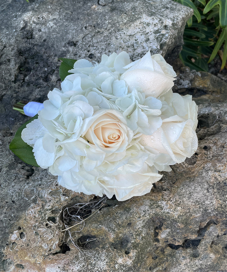 hydrangea and garden rose bouquet