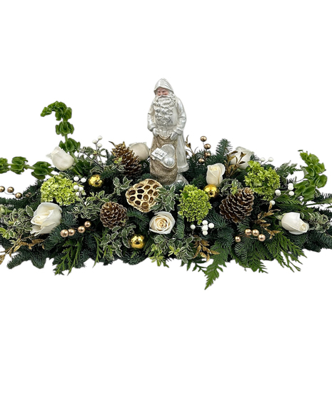 Nostalgic Santa Centerpiece