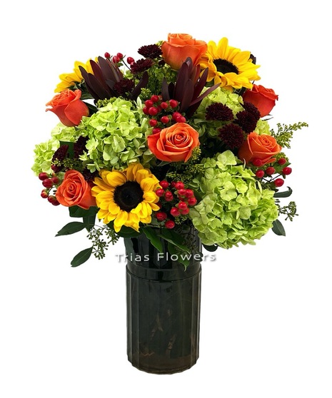 fall toned floral arrangement